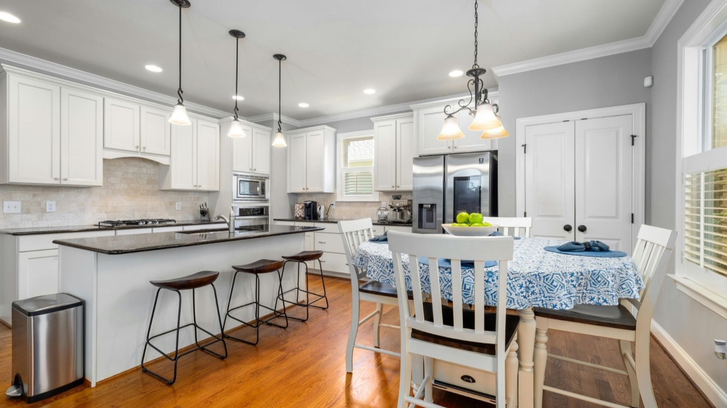 Residential kitchen cleaning in Williamsburg, VA